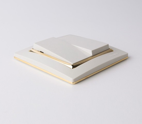 Выключатель двухклавишный проходной (слоновая кость) (W1122003)