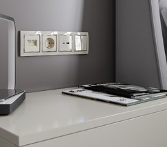 Выключатель двухклавишный с подсветкой (слоновая кость) (W1120103)