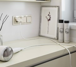 Выключатель одноклавишный проходной с подсветкой (слоновая кость) (W1112103)