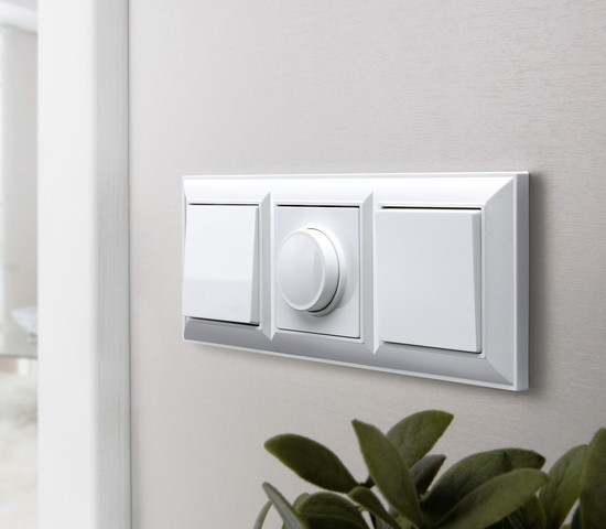 Рамка на 3 поста Fiore (белый) (W0032201)