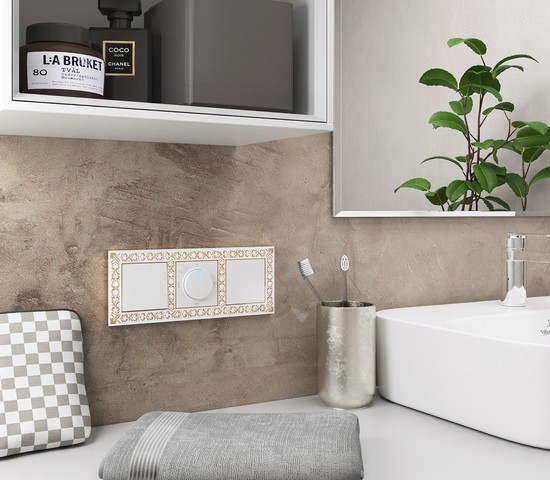 Рамка на 3 поста Antik (белое золото) (W0031523)