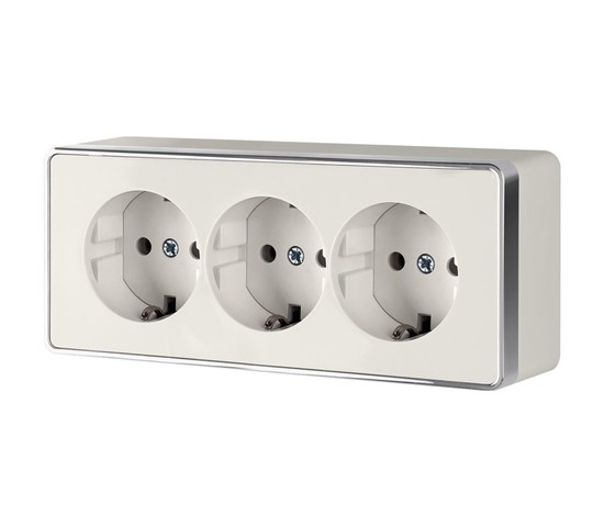 Розетка тройная с заземлением и шторками Gallant (слоновая кость) (W5073103)