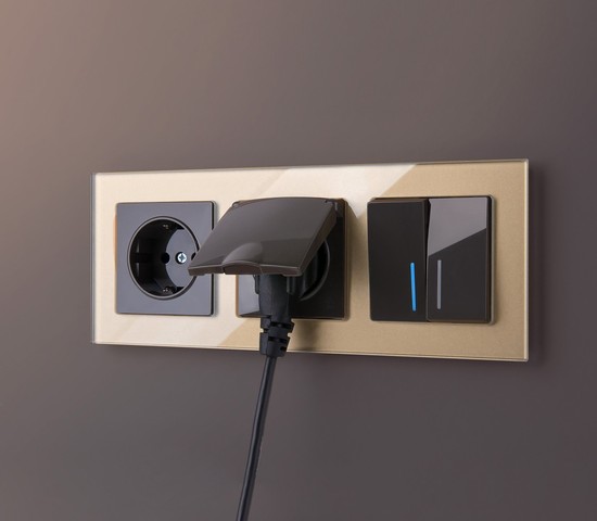 Рамка на 3 поста Favorit (шампань,стекло) (W0031111)