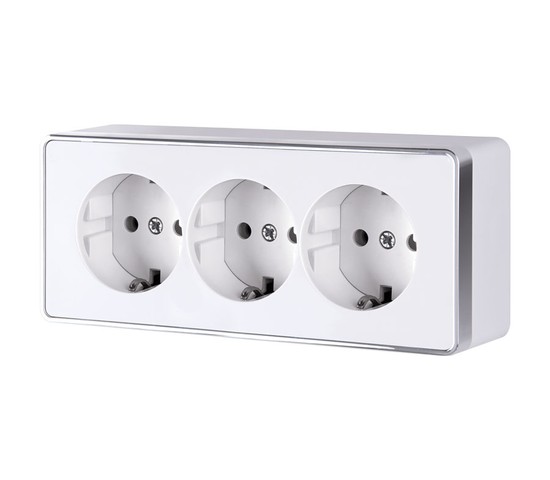 Розетка тройная с заземлением и шторками Gallant (белый) (W5073101)