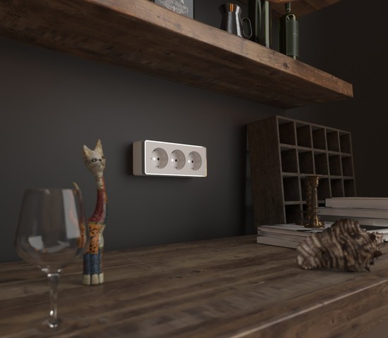 Розетка тройная с заземлением и шторками Gallant (белый) (W5073101)