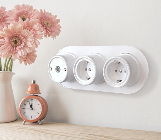 Рамка на 3 поста (Белый) (WL21-frame-03)