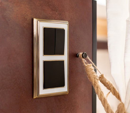 Рамка на 2 поста (бронза/белый) (WL17-Frame-02)