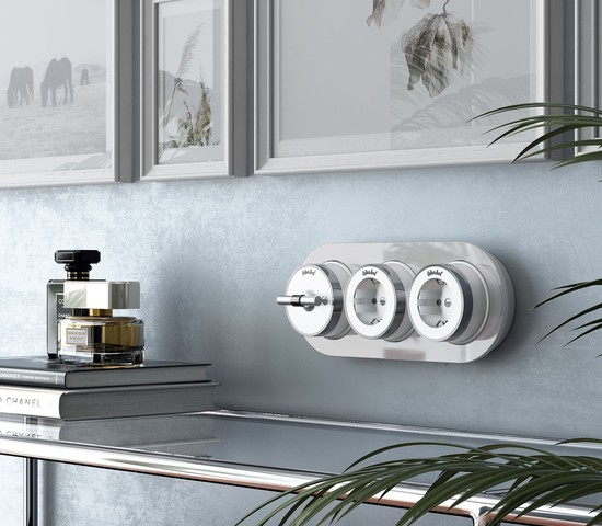 Розетка с заземлением Vintage (белый матовый/хром) (W5871050)