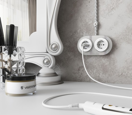 Розетка с заземлением Vintage (белый матовый/хром) (W5871050)