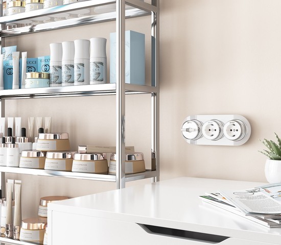 Розетка с заземлением Vintage (белый матовый/хром) (W5871050)