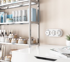 Розетка с заземлением Vintage (белый матовый/хром) (W5871050)