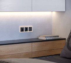 W0032743/ Рамка на 3 поста Acrylic (айвори)