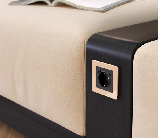 W0012743/ Рамка на 1 пост Acrylic (айвори)