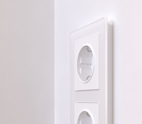 W0032701/ Рамка на 3 поста Acrylic (белый)