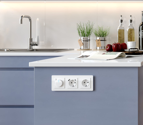 W0032701/ Рамка на 3 поста Acrylic (белый)