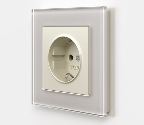 W1171162/ Розетка с заземлением и шторками (айвори матовый)