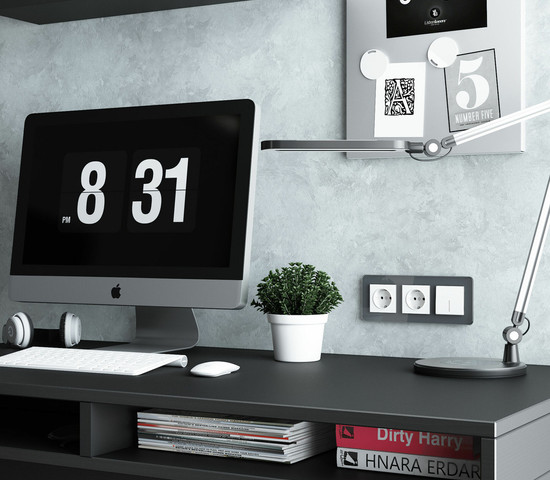 W1171161/ Розетка с заземлением и шторками (белый матовый)