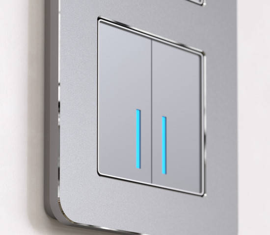 W0032606/ Рамка на 3 поста Platinum (алюминий)