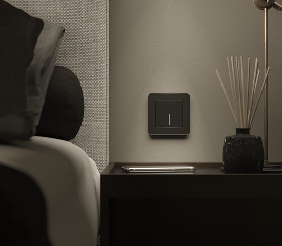 W0012608/ Рамка на 1 пост Platinum (черный алюминий)