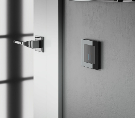 W4520008/ Сенсорный выключатель двухклавишный с подсветкой 1000 Вт (черный)