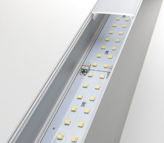 Линейный светодиодный накладной односторонний светильник 128см 25W 3000K матовое серебро (101-100-30-128)