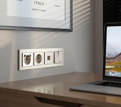 W0043111/ Рамка на 4 поста Senso (шампань, стекло soft-touch)