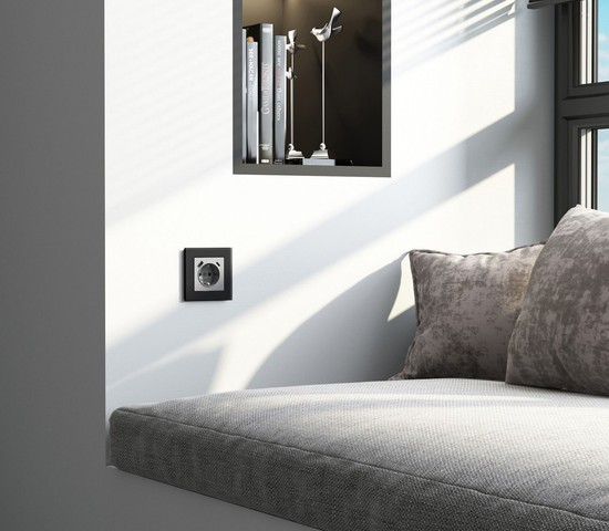 W0013108/ Рамка на 1 пост Senso (черный, стекло soft-touch)