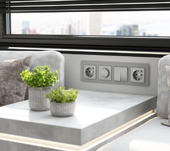 W0043106/ Рамка на 4 поста Senso (серебряный, стекло soft-touch)