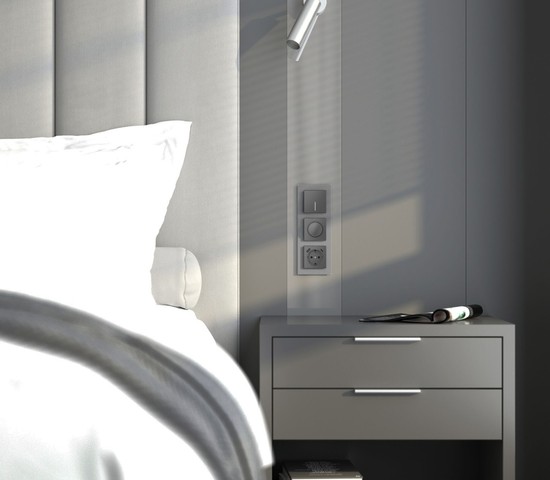 W0033106/ Рамка на 3 поста Senso (серебряный, стекло soft-touch)