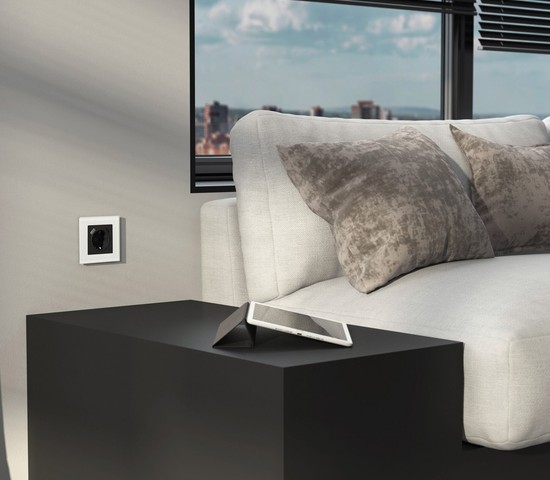 W0013101/ Рамка на 1 пост Senso (белый, стекло soft-touch)