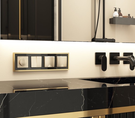 W0042852/ Рамка на 4 поста Baguette (черный/латунь)