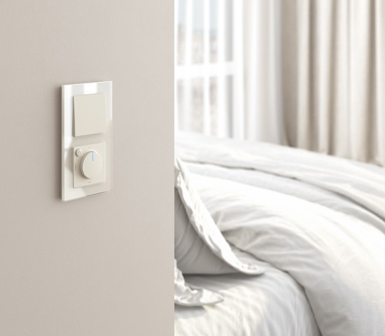 W1113062/ Перекрестный выключатель одноклавишный (айвори матовый)