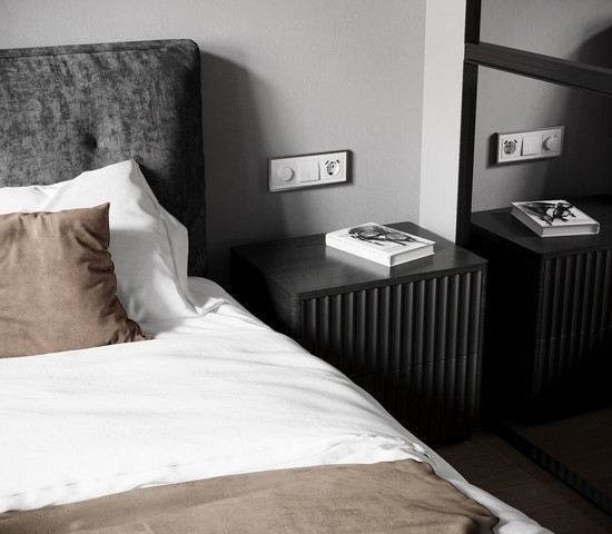 W1112161/ Выключатель одноклавишный проходной с подсветкой (белый матовый)